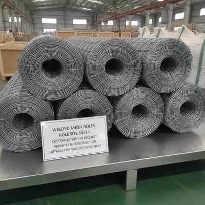 구멍 크기 14 × 14 용접 된 메시 롤 요청에 따라 사용자 정의 다재다능하고 다양한 산업에 적합한 건설