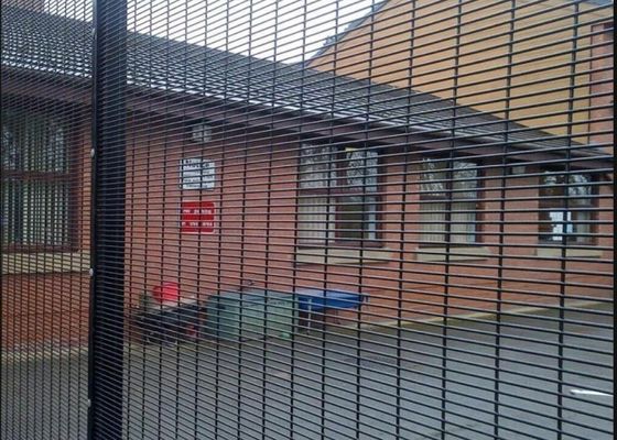 8# 358 반대 승진 와이어 메쉬 13x75mm 홀은 웰드 메쉬시트 녹 저항을 활성화했습니다