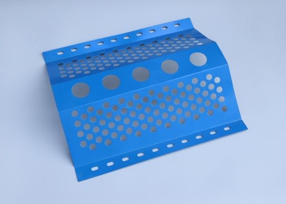 2.4m 정사각형 홀 펀치드 메탈 시트 다중기능 안전성과 환기 시트