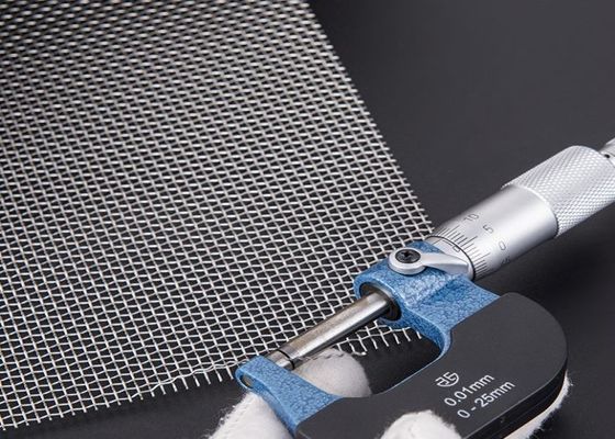 우븐은 AISI316 스테인레스 강 여과 메쉬 압출기 체눈을 주름을 잡았습니다