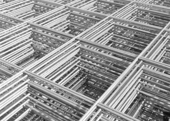 간편한 설치를 위한 50x50mm 구멍 크기의 아연 도금 강철 1.0mm 용접 와이어 메쉬 패널