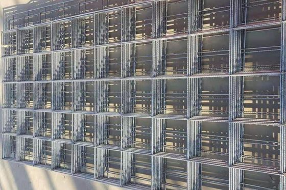 Q195 용접 된 철망 패널 저탄소 강철 정사각형 또는 직사각형 구멍 모양