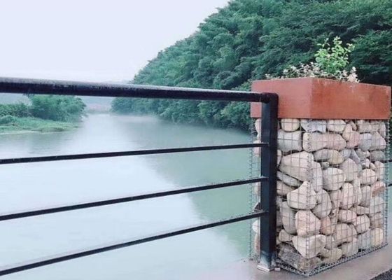 조경 건설에서 장식용 가비온으로 사용되는 무거운 용접 와이어 메시