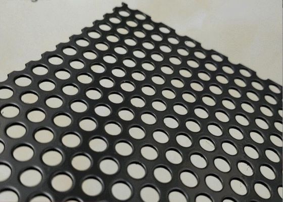 정사각형 구멍과 함께 검은 전기 구멍 Mesh 시트