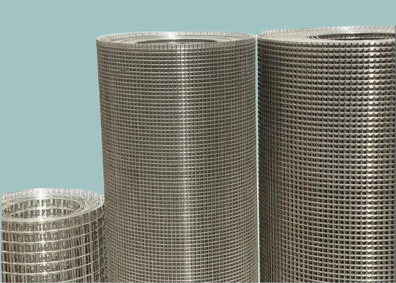 ASTM 규격은 용접 철사 울타리 메쉬롤 3fts 4fts 폭을 활성화했습니다