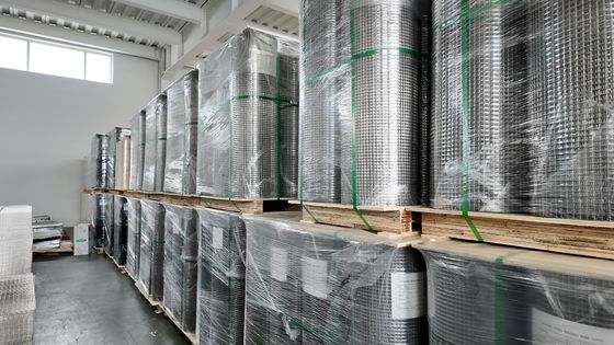 길이 20m 용접 된  Mesh Rolls 높은 경식 저항을 특징으로 울타리 강화 및 보안 솔루션에 이상적입니다